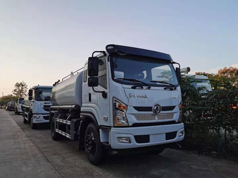 國(guó)六東風(fēng)專底 12-15方灑水車